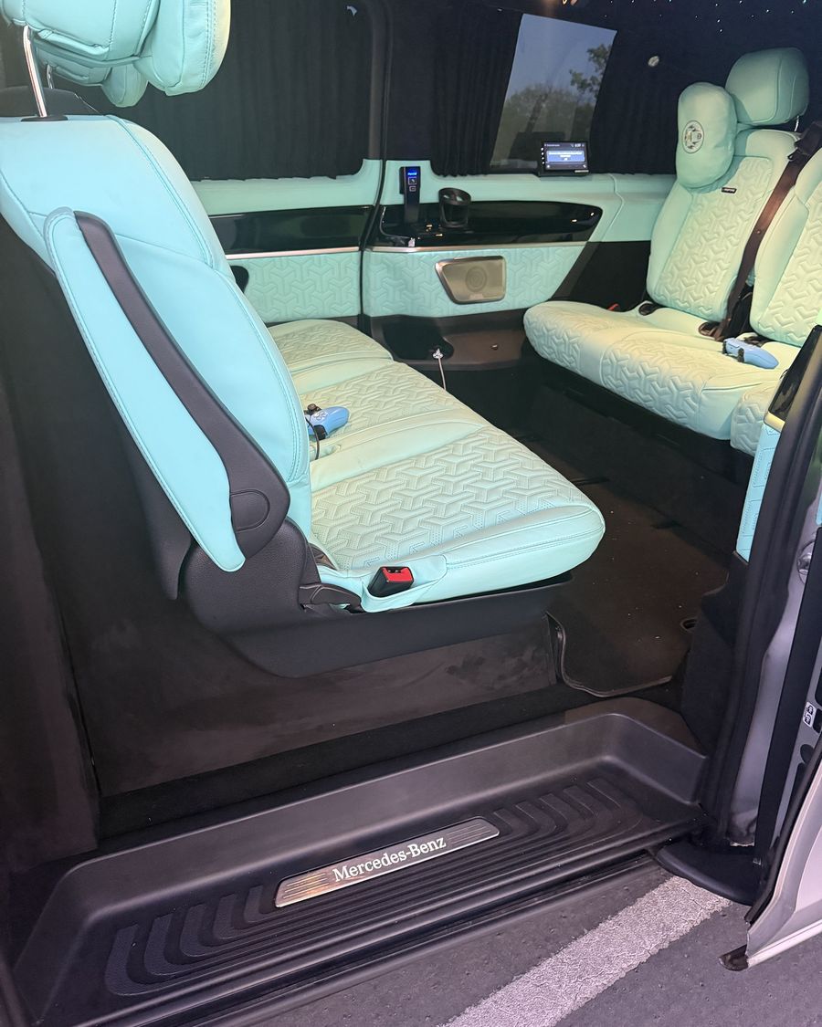 Rear seats with quilted turquoise leather
